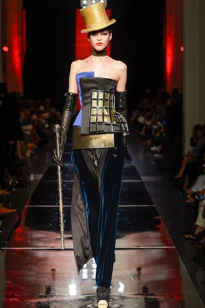 Look 46